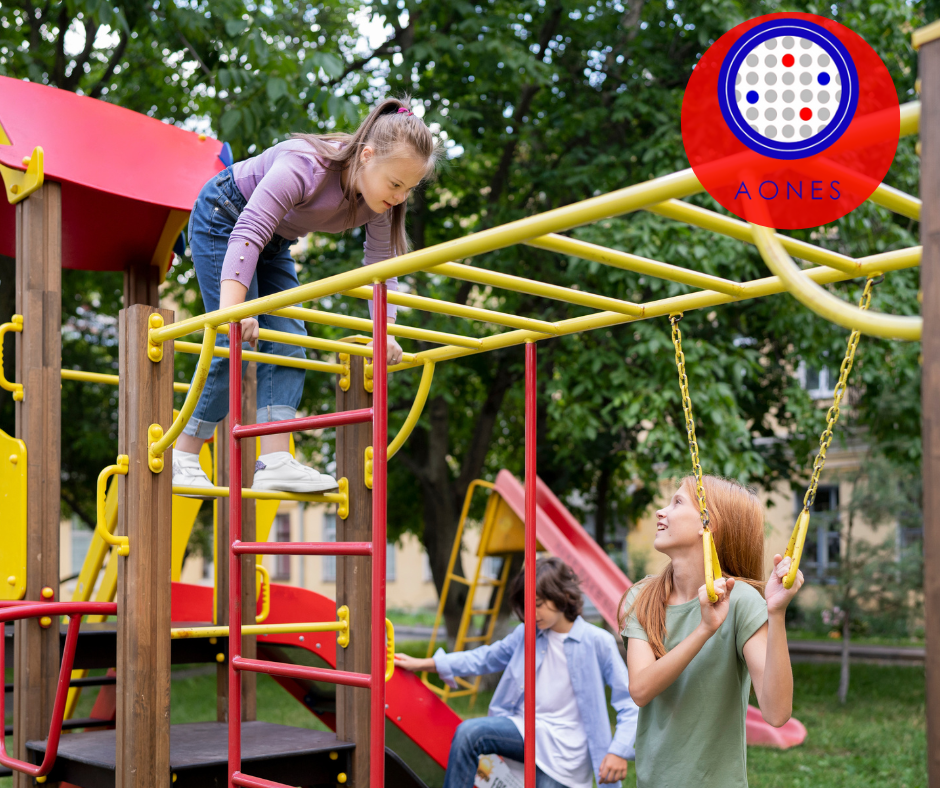 Imagen ilustrativa del artículo: Niños con discapacidad intelectual jugando en un parque infantil